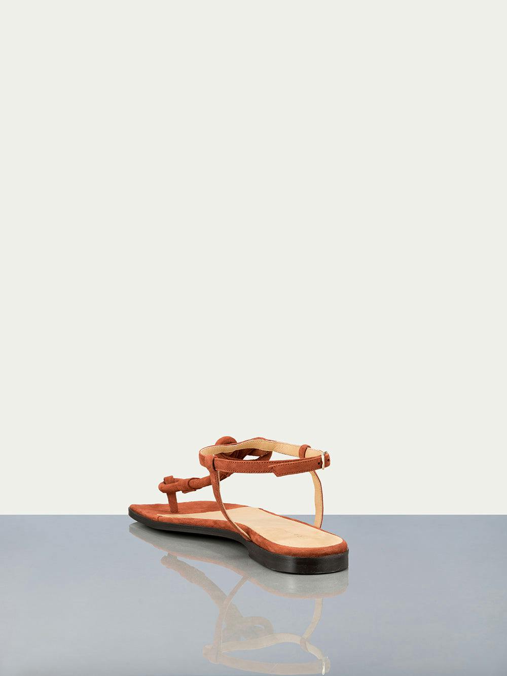 shoe back view alt:fit2